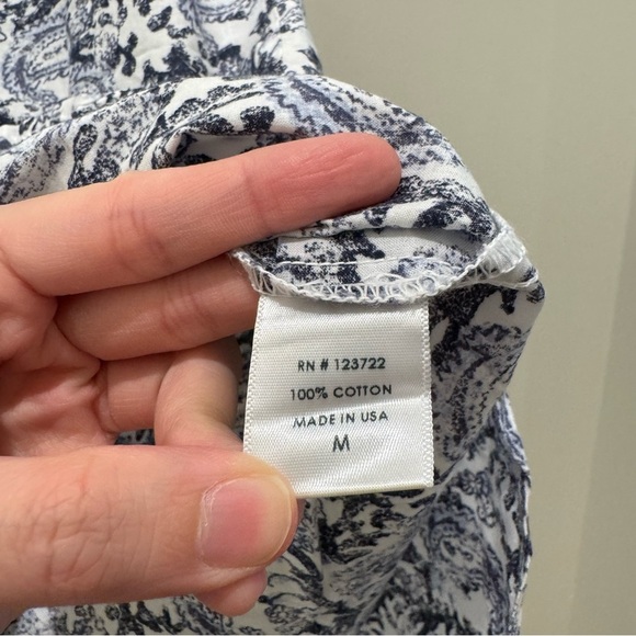 Xirena Isabel Floral Print Vneck Sleeveless Blouse blue white
Size M - Picture 8 of 10